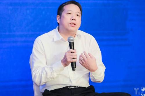 直线高科技控股集团董事长樊小宁